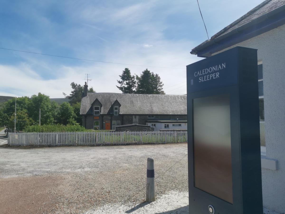 Dalwhinnie Old School Hostel Exteriör bild